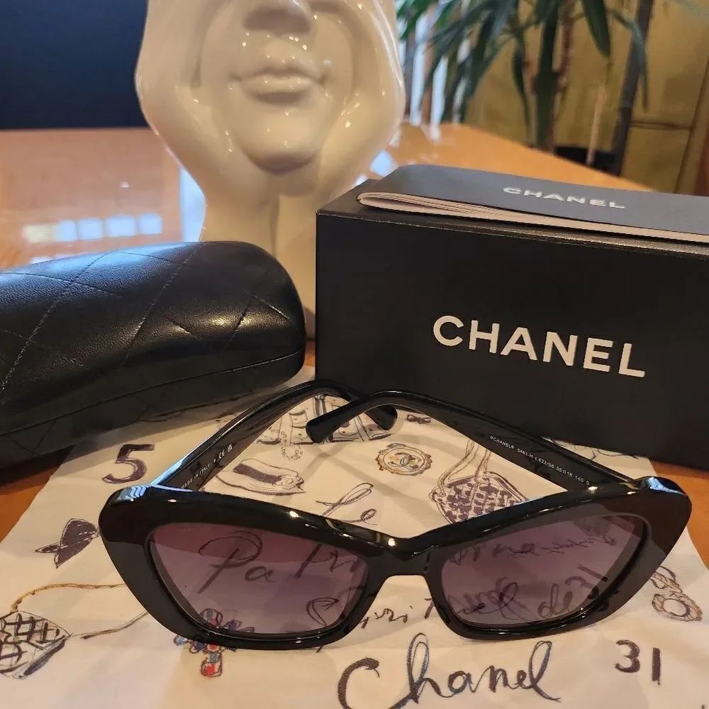 ChanelโBlackโSunglasses